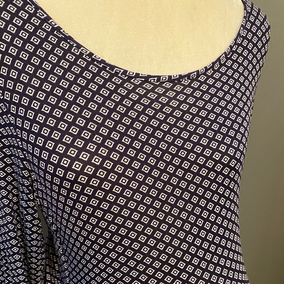 A Pea in the Pod Midi Dress. - Picture 4 of 7